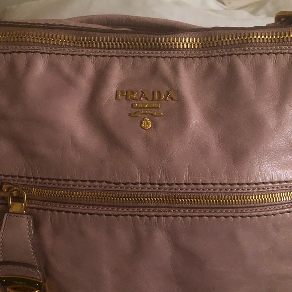 Prada - Picture 4 of 16